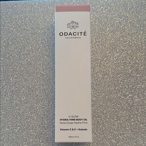 Odacité C-Glow Hydra-Firm Body Oil - White